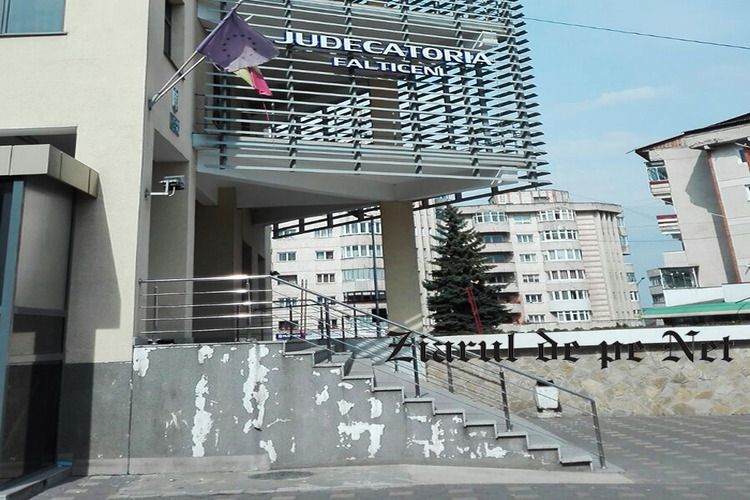 steaguri-rupte-la-Judecatoria-Falticeni-pe-24-aprilie-2018 (1)